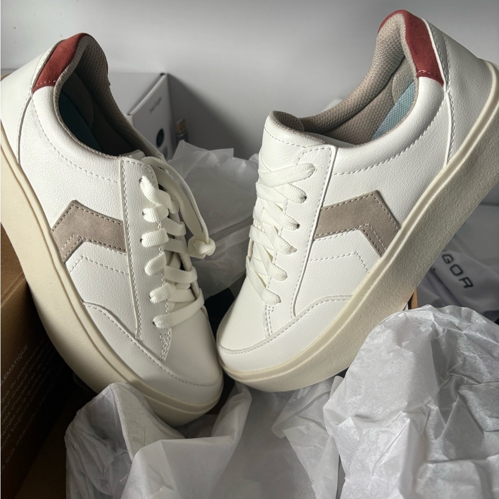 Dr. Scholl's White and Tan Athletic Shoes